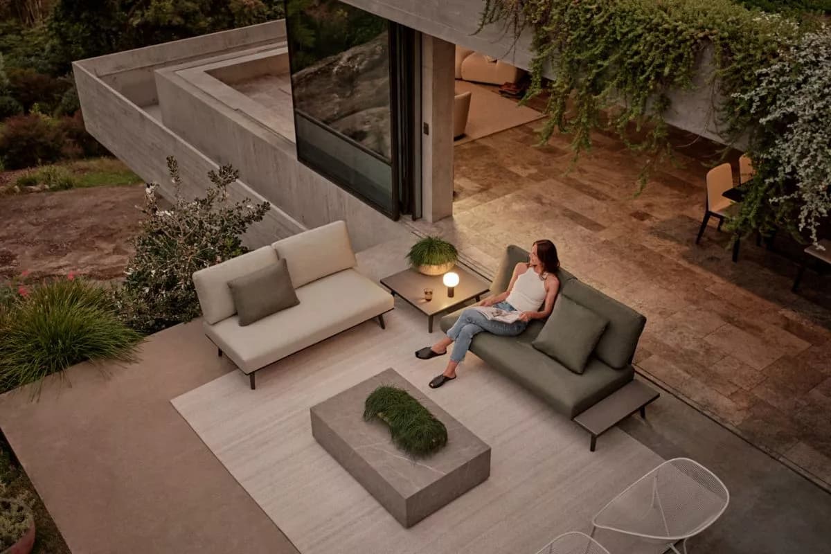 Seamless Living Supported by Elegant Lighting Design