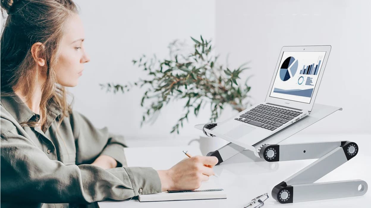B2B Competitive Intelligence for Data-Driven Market Leaders