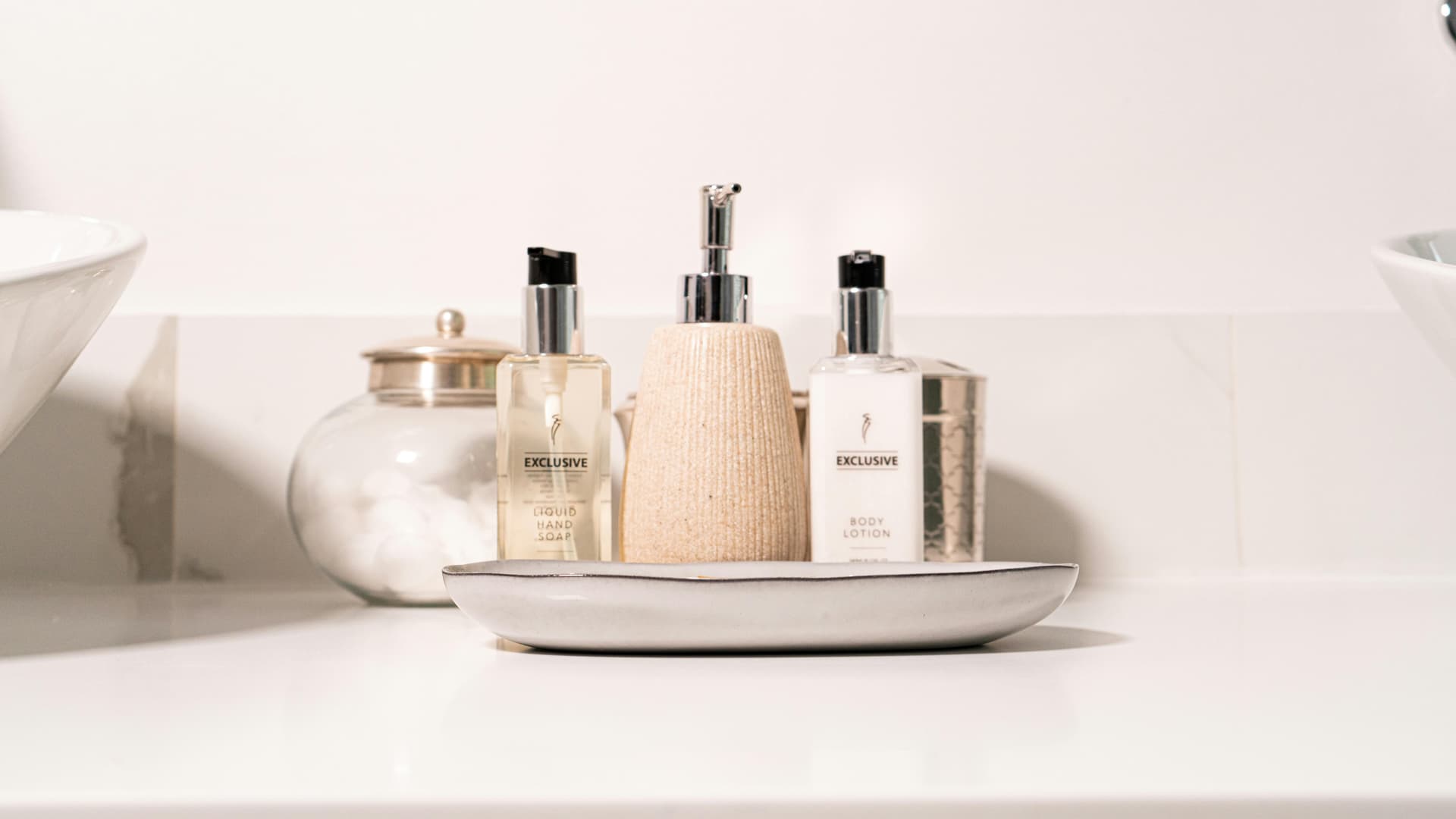 Transform Your Makeup Routine with Hourglass Make Up