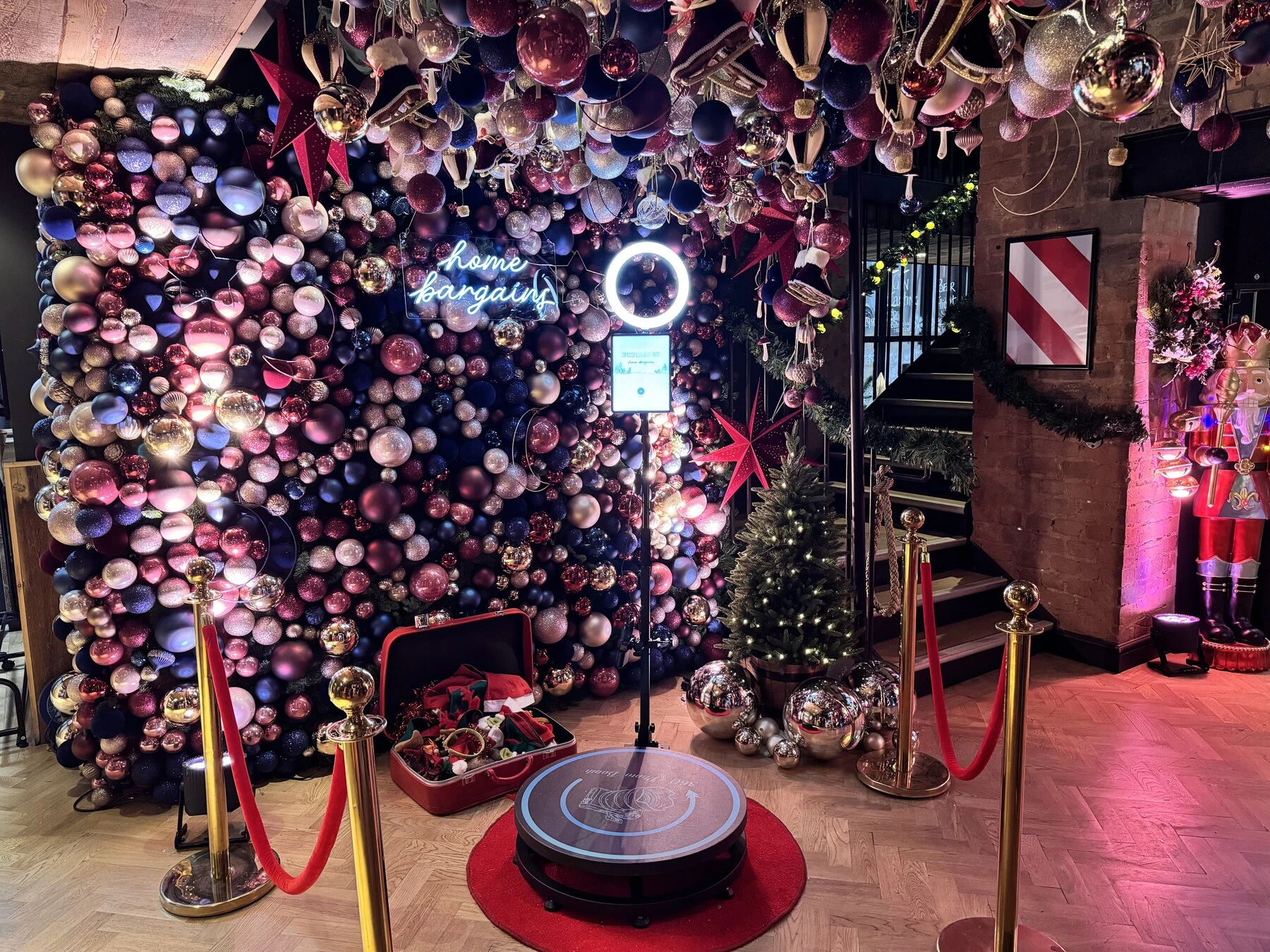 Unique Party Photo Booth Services to Entertain Guests